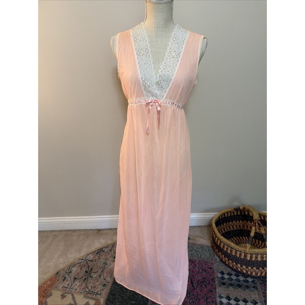 Vtg 1970's Peach Lace Trimmed Nightgown Medium Excellent Condition